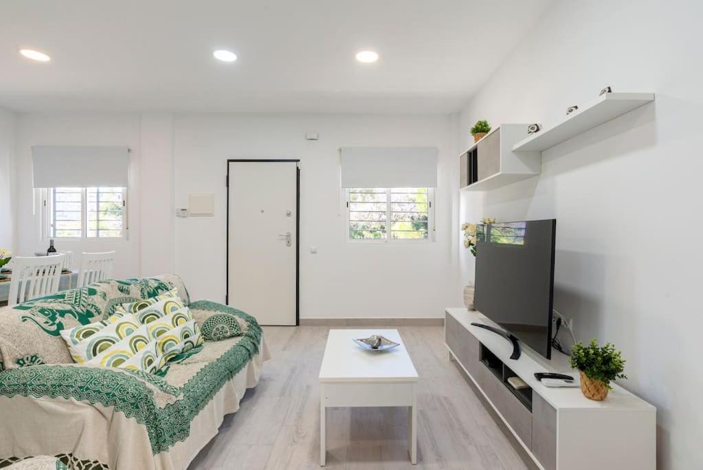 Aurora 64 * Malaga